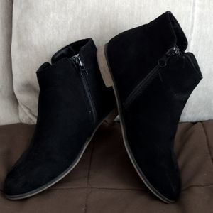 Girls Cat & jack size 3 zip up suede boots